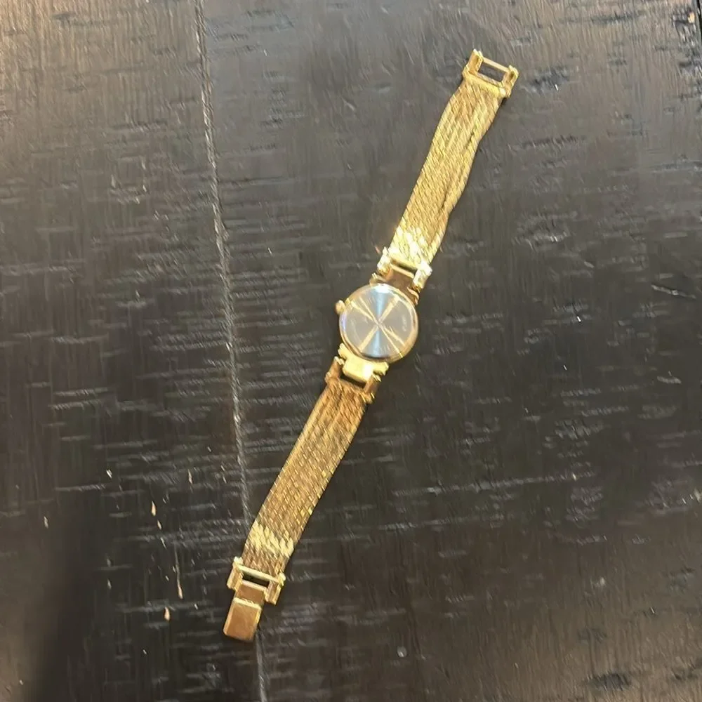 Vintage AVON GOLDTONE QUARTZ WATCH Multichain Old Money Look Trendy​